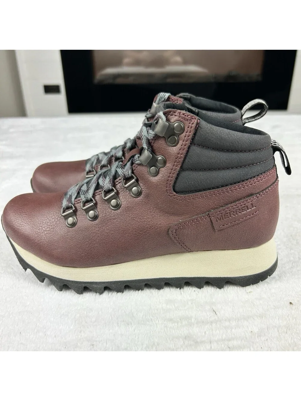 Merrell Womens Alpine Hiker Hiking Boots Size 6 Burgundy Trail Shoes J003772 New